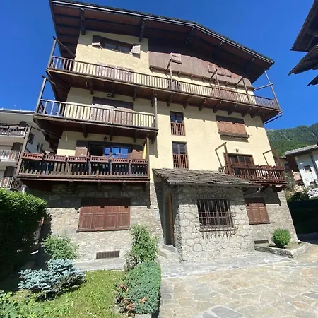 Refuge En Bois - Center And Parking