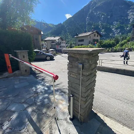 Refuge En Bois - Center And Parking Apartment Courmayeur